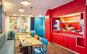 hotelF1 Avignon Centre Courtine gare TGV